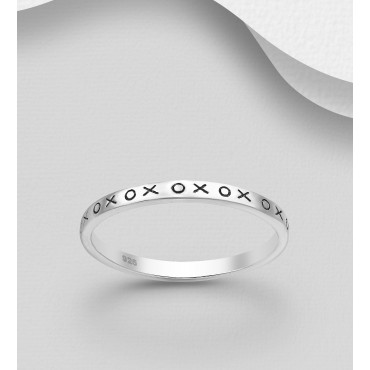 Srebrni prstan - 'XOXO' širine 2 mm